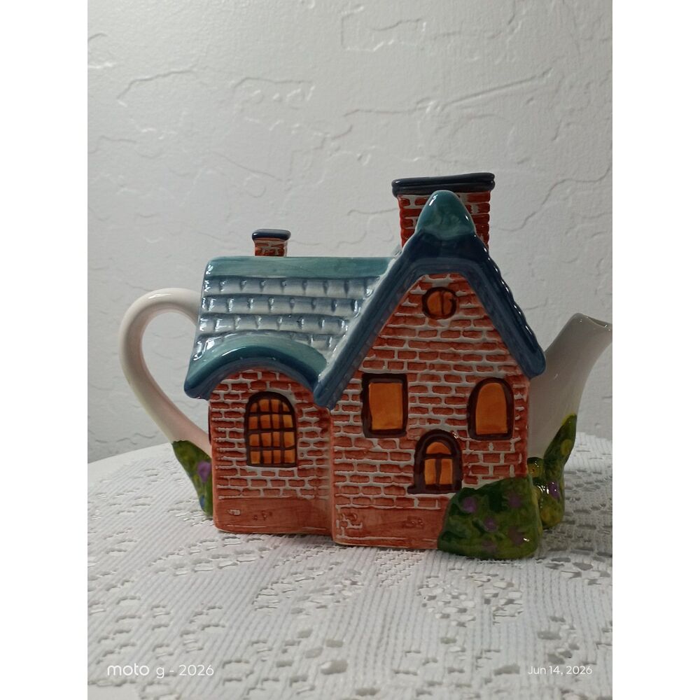 Thomas Kinkade Painter of Light Cottage Teapot 2005~Vintage~With Blueberry Tea